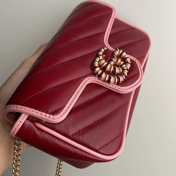 ♥️SOLD♥️AUTHENTIC GUCCI
Red & Pink Super Mini Matelassé GG Marmont Bag - Picture 5 of 17